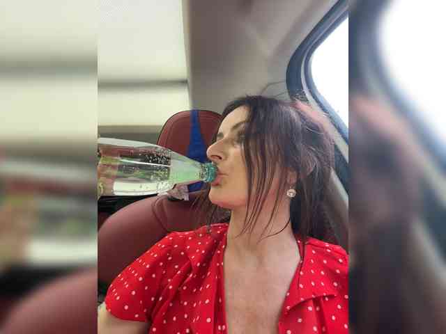 _AnnaMaria_'s chat room