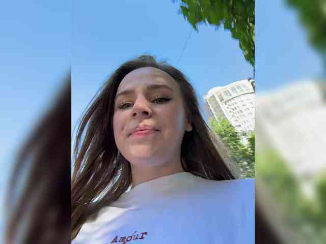 -Angel-Ali-'s chat room