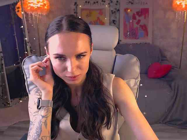 NicoleMerz's chat room