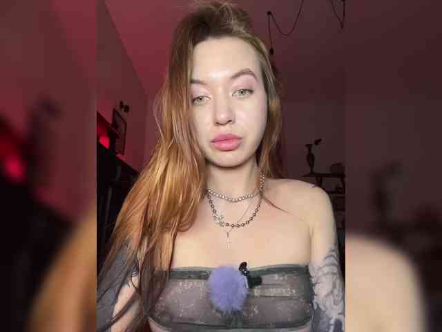 LINA69FEMDOM's chat room