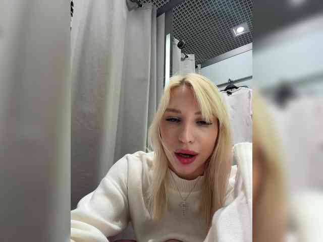 Cristi-Candy's chat room