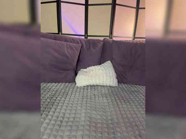 _EUPHORIAA_'s chat room