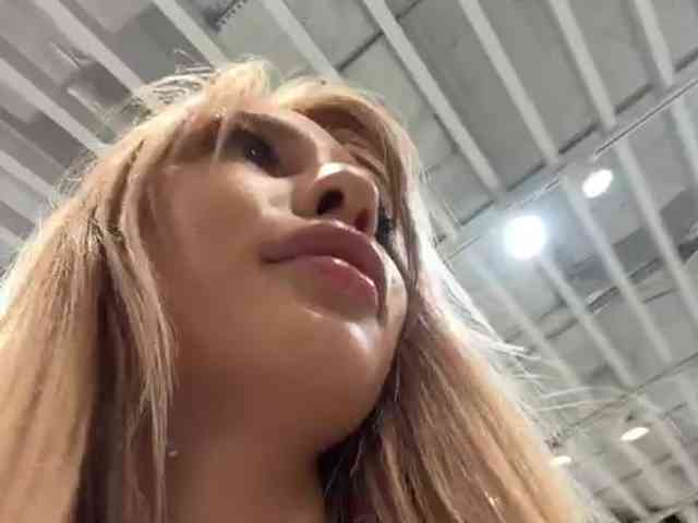 Cristi-Candy's chat room