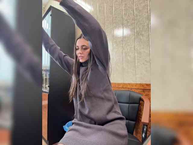 LustySass's chat room