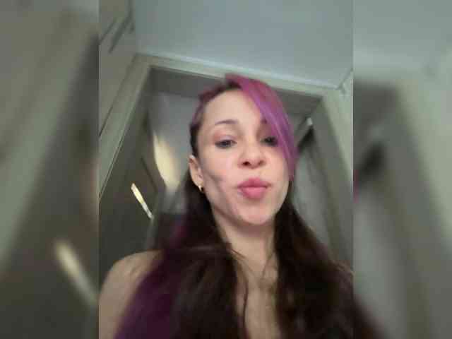 VIP17CoupleDream's chat room