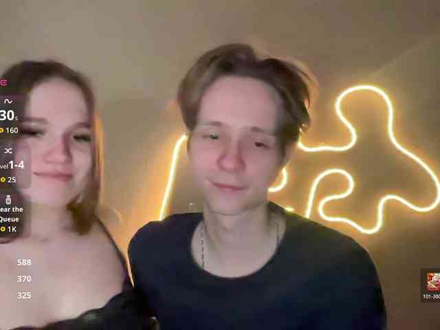 titsDestroy2007's chat room