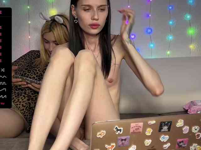 -Zoe-Love-'s chat room
