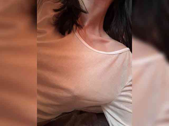 Enchantressss's chat room