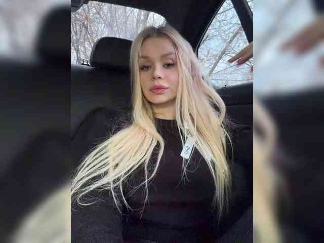 -Riviera-'s chat room