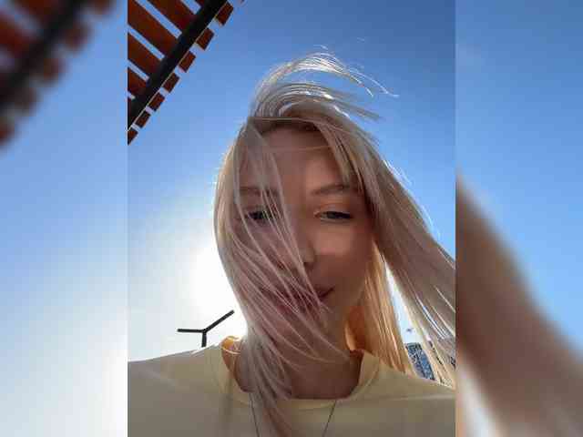 Cristi-Candy's chat room