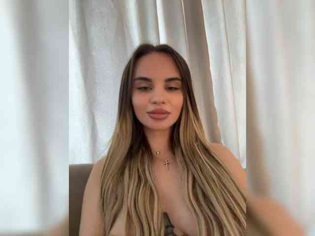 LedyMiya's chat room