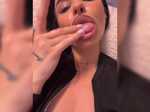 _Anasteisha_'s chat room