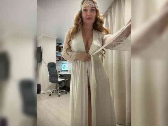 Milf_Zabava's chat room