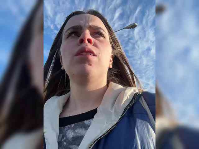 LolaSexxx's chat room