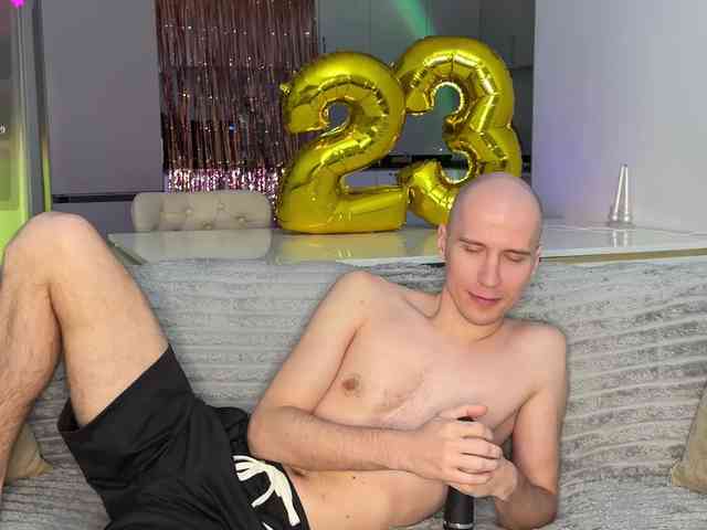XXXDreamTeam's chat room