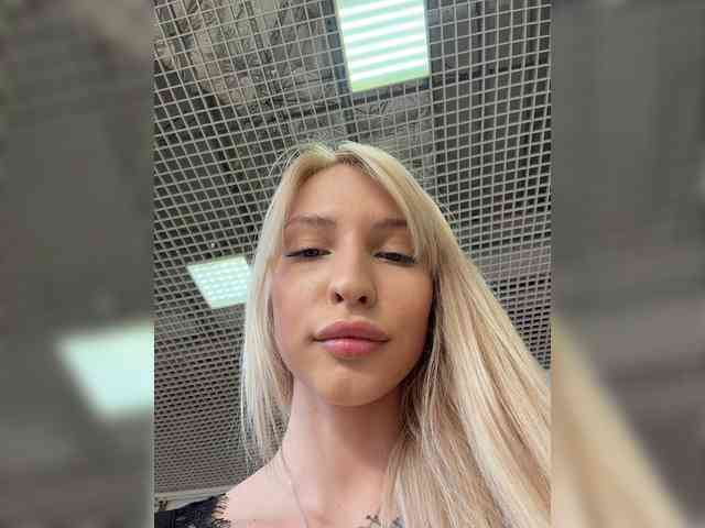 Cristi-Candy's chat room
