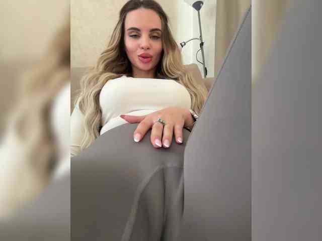 LedyMiya's chat room