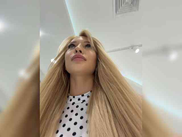 Cristi-Candy's chat room