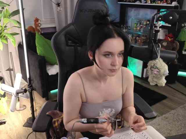 Kira_Li_Lime's chat room