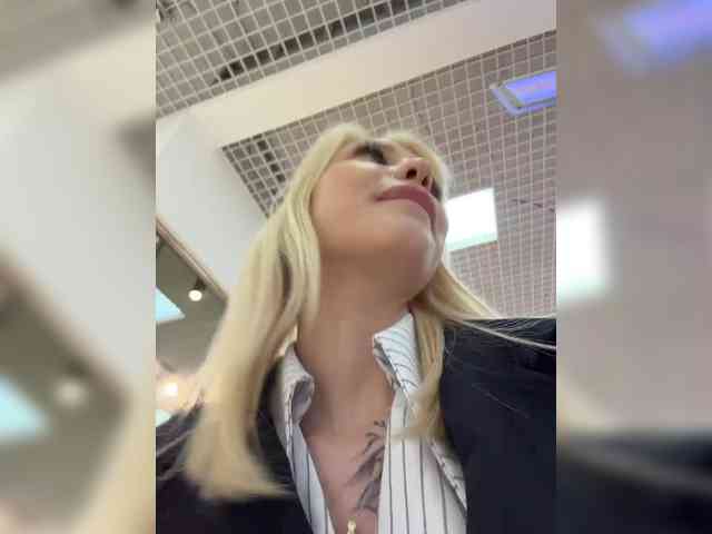 Cristi-Candy's chat room
