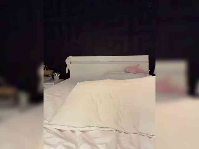 -Sara-'s chat room