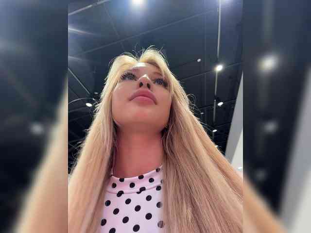 Cristi-Candy's chat room