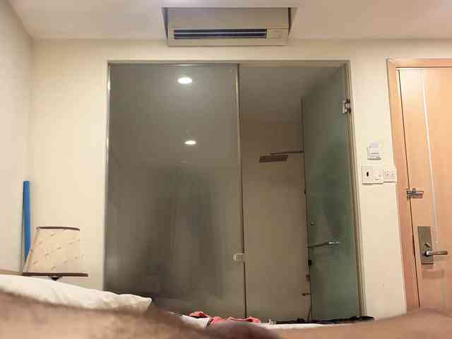 hiddenCrazySlut's chat room