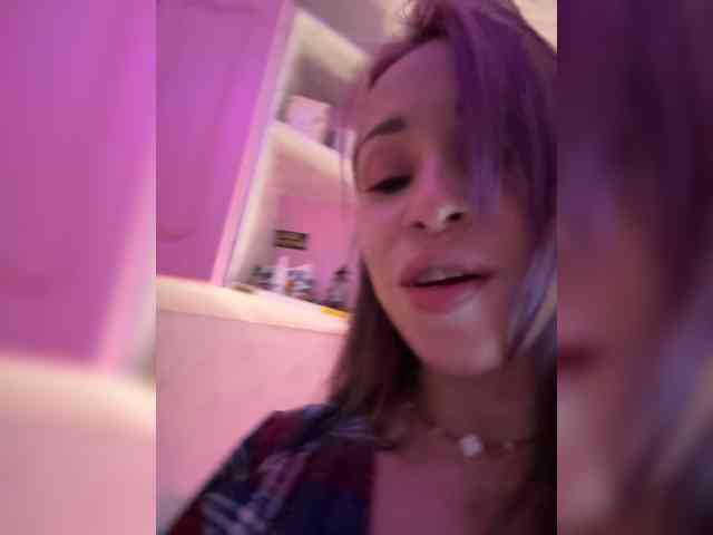 VIP17CoupleDream's chat room