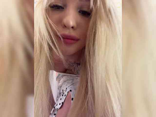 Cristi-Candy's chat room
