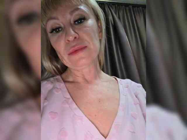 -Love-blondi's chat room