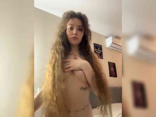 YourLadyyy's chat room