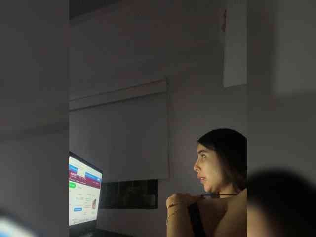 SallyeLeins's chat room