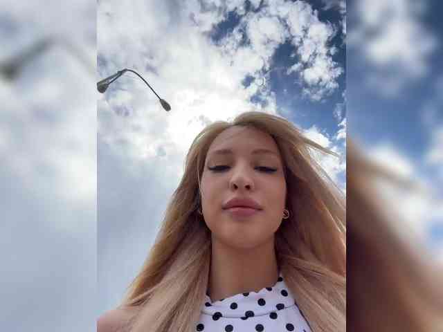 Cristi-Candy's chat room