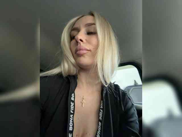 -Lovensesgirl-'s chat room