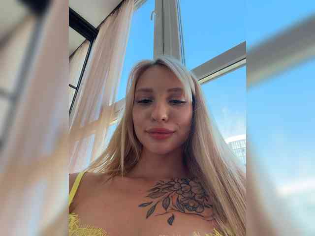 Cristi-Candy's chat room