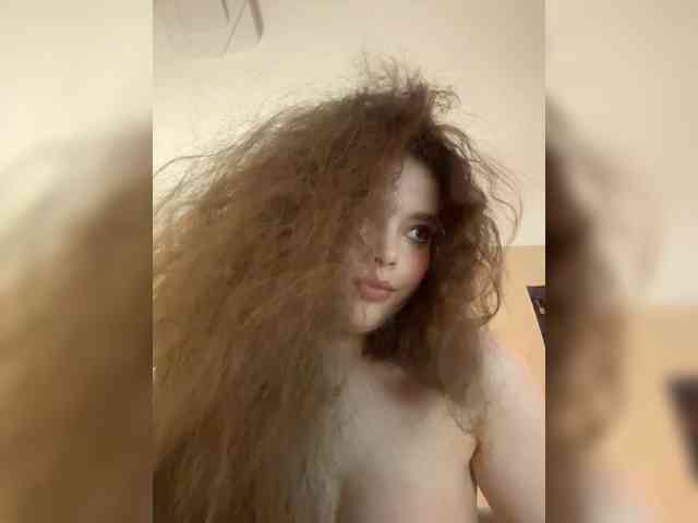 YourLadyyy's chat room