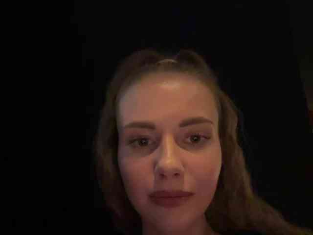 VikkiExtraCheese's chat room