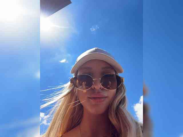 Cristi-Candy's chat room