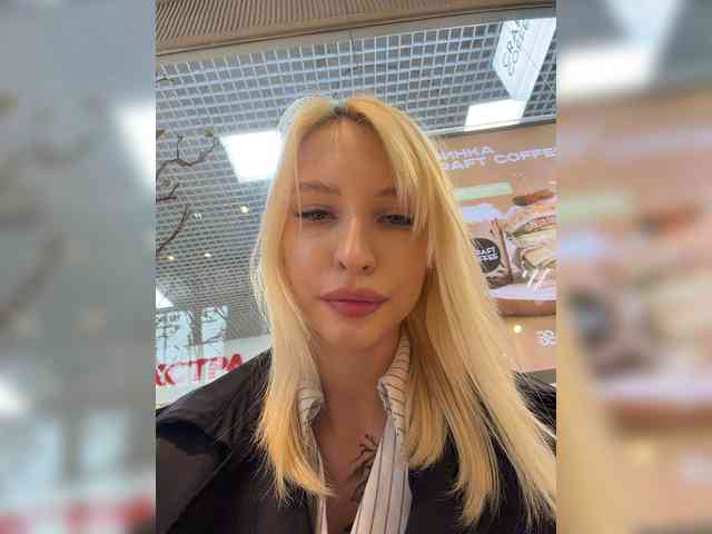 Cristi-Candy's chat room