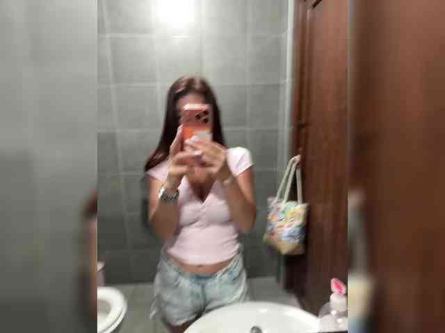 OrgazMia's chat room