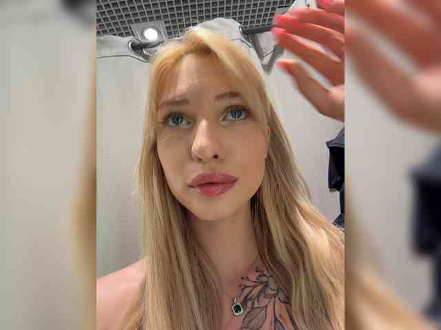 Cristi-Candy's chat room
