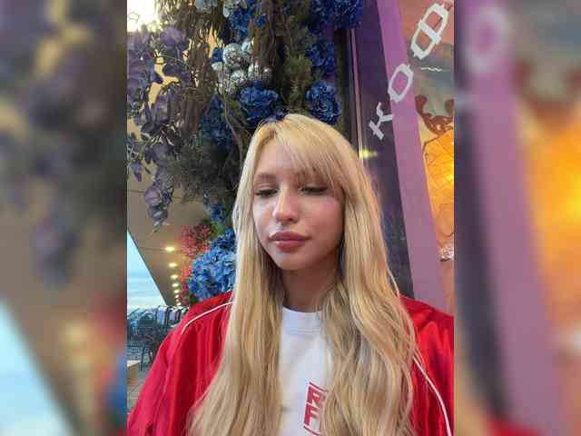 Cristi-Candy's chat room