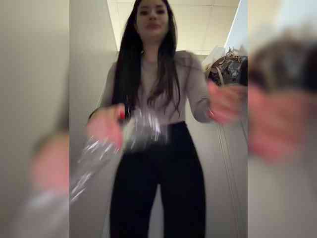 -MaybeBaby-'s chat room