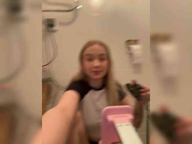 MimiMila's chat room