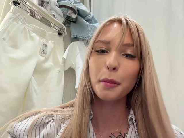 Cristi-Candy's chat room