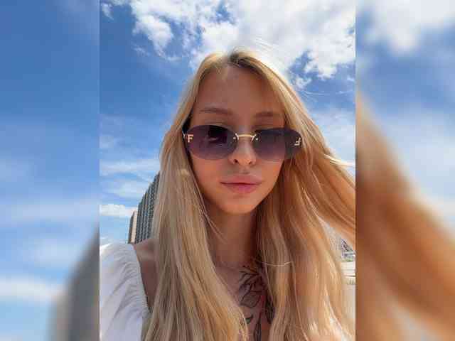 Cristi-Candy's chat room