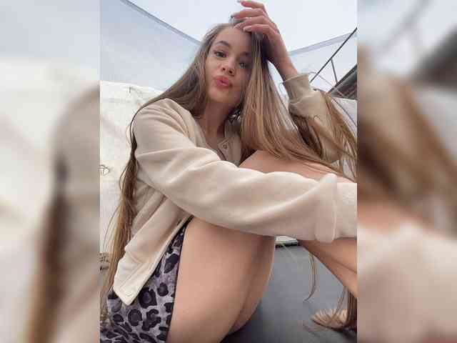 -_-_--------'s chat room