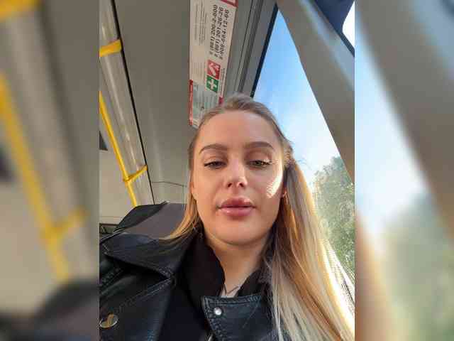 _Katrinka_'s chat room