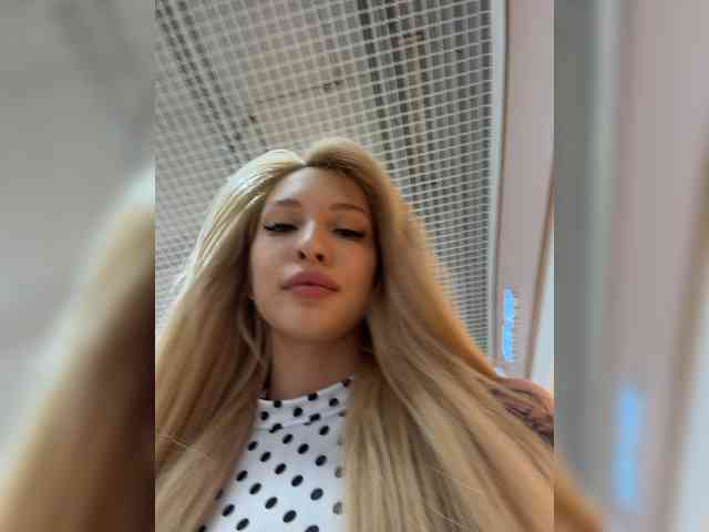 Cristi-Candy's chat room