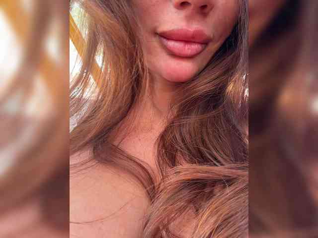 OrgazMia's chat room